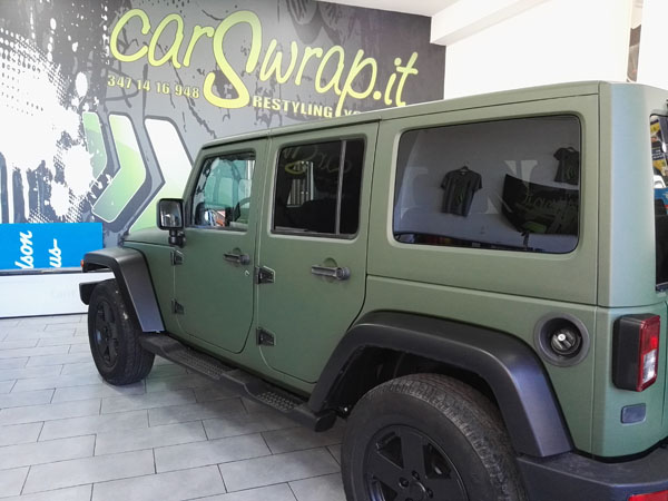 Jeep Wrangler 1080-M26 Matte Military Green con dettagli neri opachi pellicola spray removibile