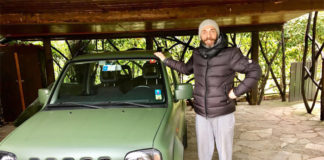 Suzuki Jimny verde militare decorata per Max Laudadio di Striscia la Notizia