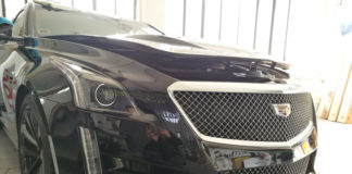 Cadillac, con pellicola trasparente protettiva Bodyfence