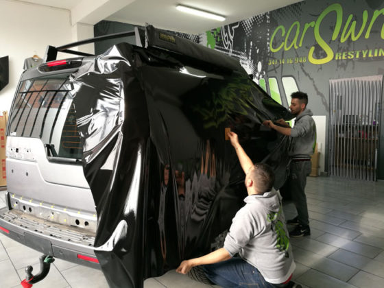 Land Rover Discovery Rivestito con pellicola nero lucido