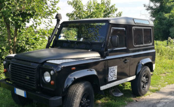 Land Rover Pellicola Nero Lucido 1080 G12 Cofano e Tetto Nero Opaco 1080 M12