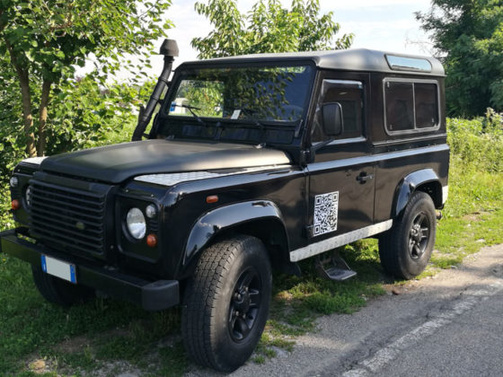 Land Rover Pellicola Nero Lucido 1080 G12 Cofano e Tetto Nero Opaco 1080 M12