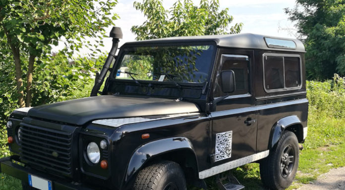 Land Rover Pellicola Nero Lucido 1080 G12 Cofano e Tetto Nero Opaco 1080 M12