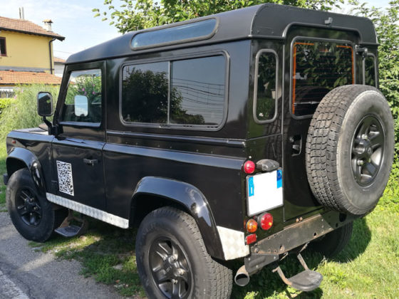 Land Rover Pellicola Nero Lucido 1080 G12 Cofano e Tetto Nero Opaco 1080 M12