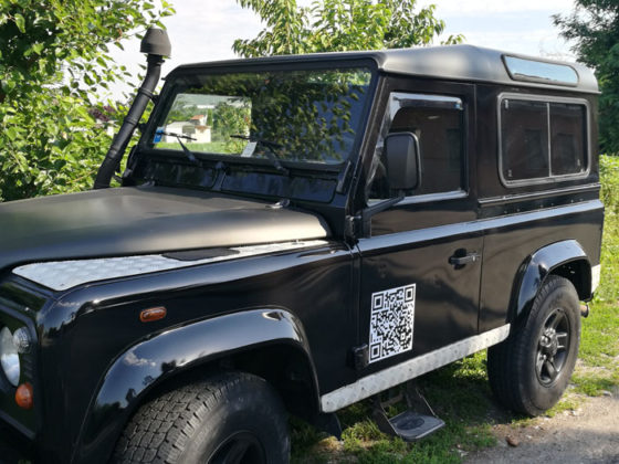 Land Rover Pellicola Nero Lucido 1080 G12 Cofano e Tetto Nero Opaco 1080 M12